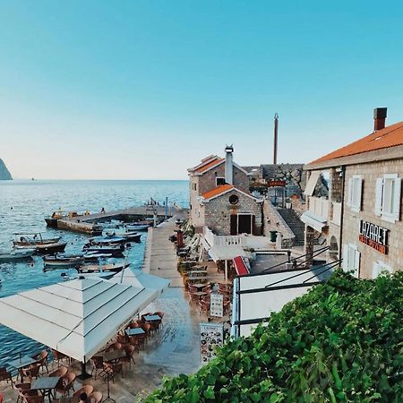 Apartments First Line Petrovac エクステリア 写真