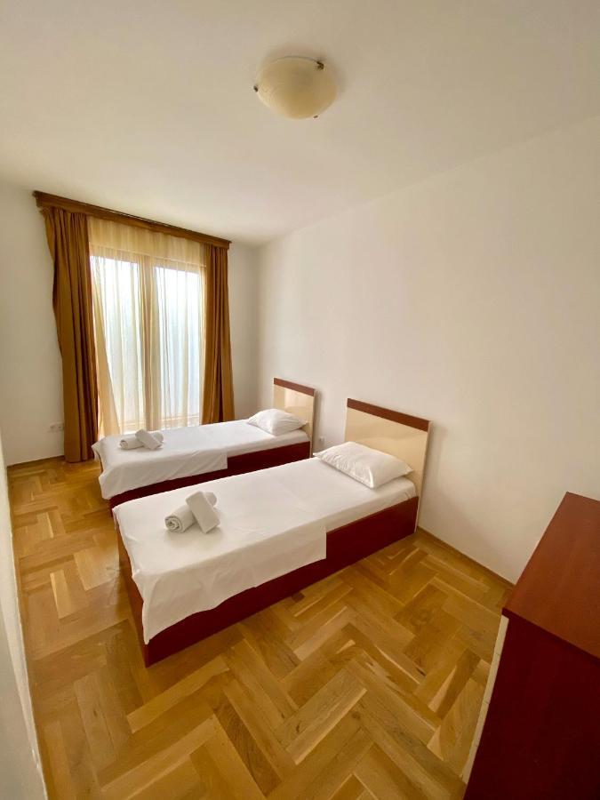 Apartments First Line Petrovac エクステリア 写真
