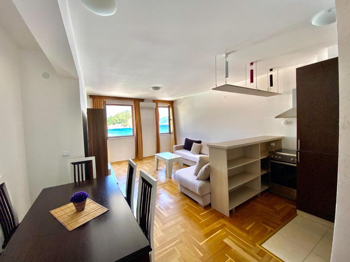 Apartments First Line Petrovac エクステリア 写真