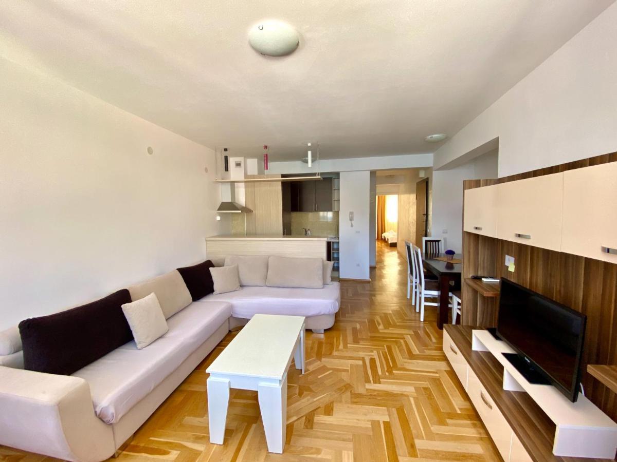 Apartments First Line Petrovac エクステリア 写真