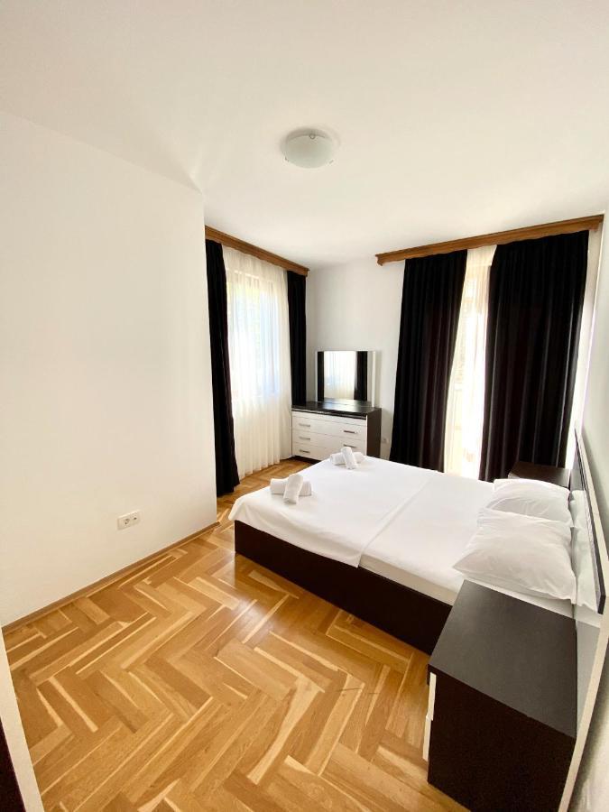 Apartments First Line Petrovac エクステリア 写真
