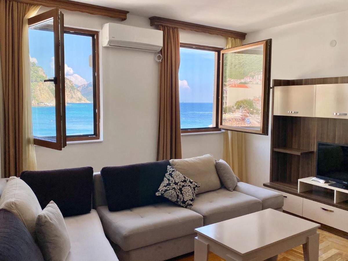 Apartments First Line Petrovac エクステリア 写真