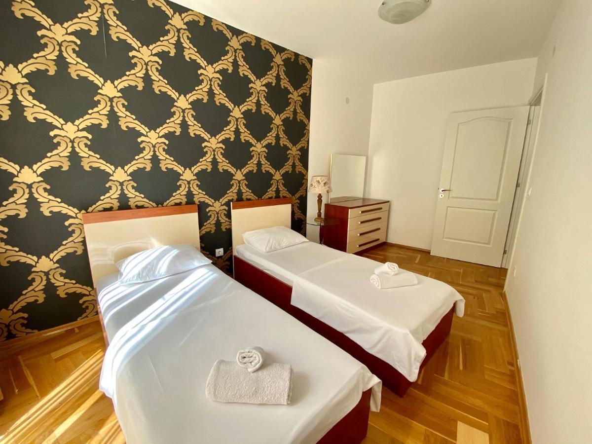 Apartments First Line Petrovac エクステリア 写真