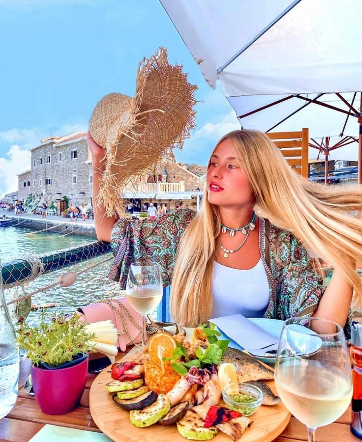 Apartments First Line Petrovac エクステリア 写真