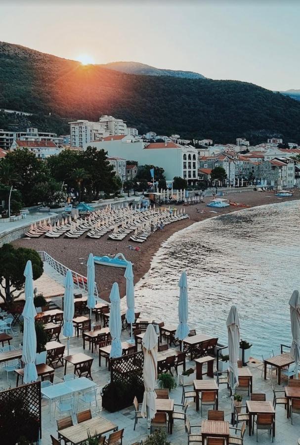Apartments First Line Petrovac エクステリア 写真