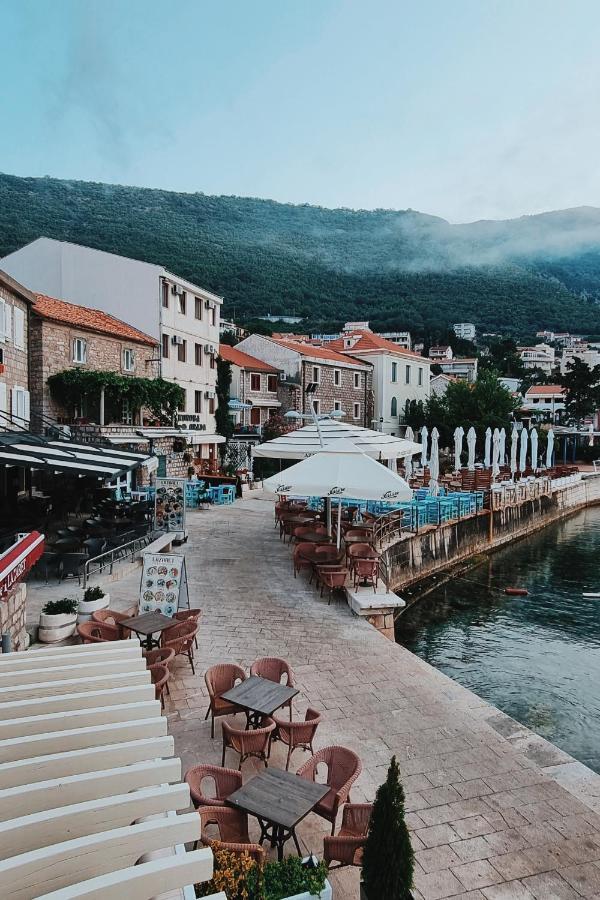 Apartments First Line Petrovac エクステリア 写真