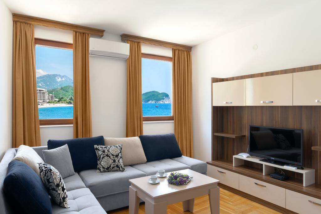Apartments First Line Petrovac エクステリア 写真